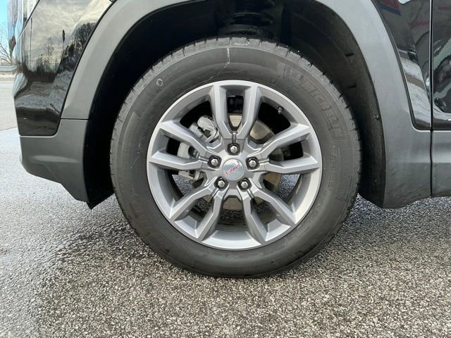 Used 2024 GMC Terrain SLT image 17