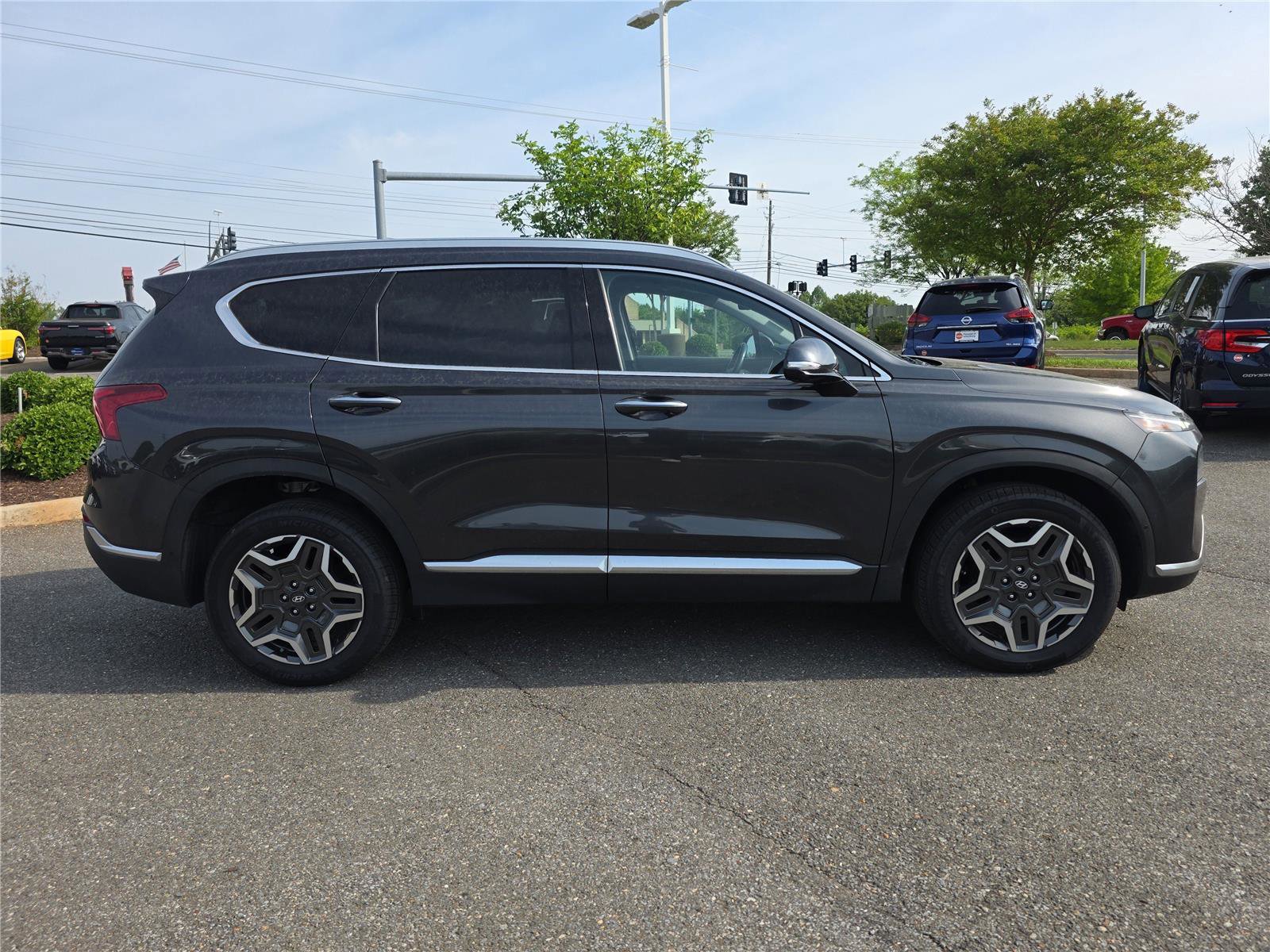 Certified 2021 Hyundai Santa Fe Limited AWD/4WD image 3
