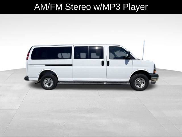 Used 2025 Chevrolet Express 3500 LT w/ LT Preferred Equipment Group RWD image 6