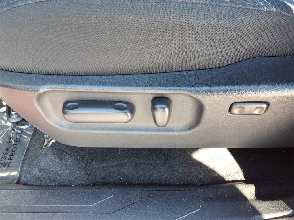 Used 2023 Toyota Tacoma TRD Off-Road image 17