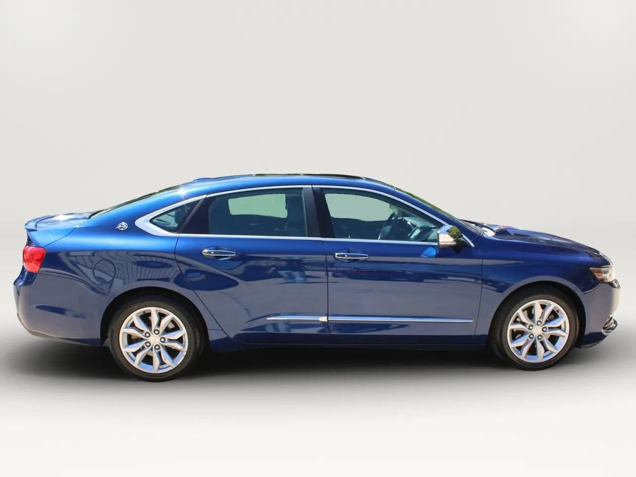 Used 2014 Chevrolet Impala LTZ FWD image 11
