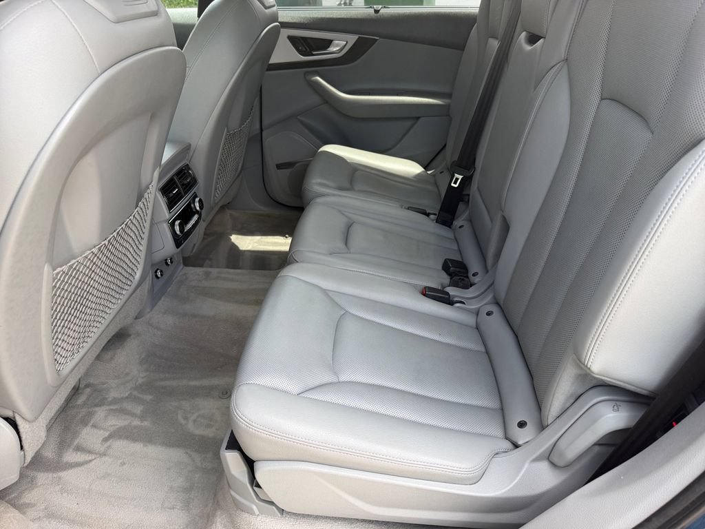 Used 2018 Audi Q7 2.0T Premium Plus w/ Premium Plus Package AWD/4WD image 13