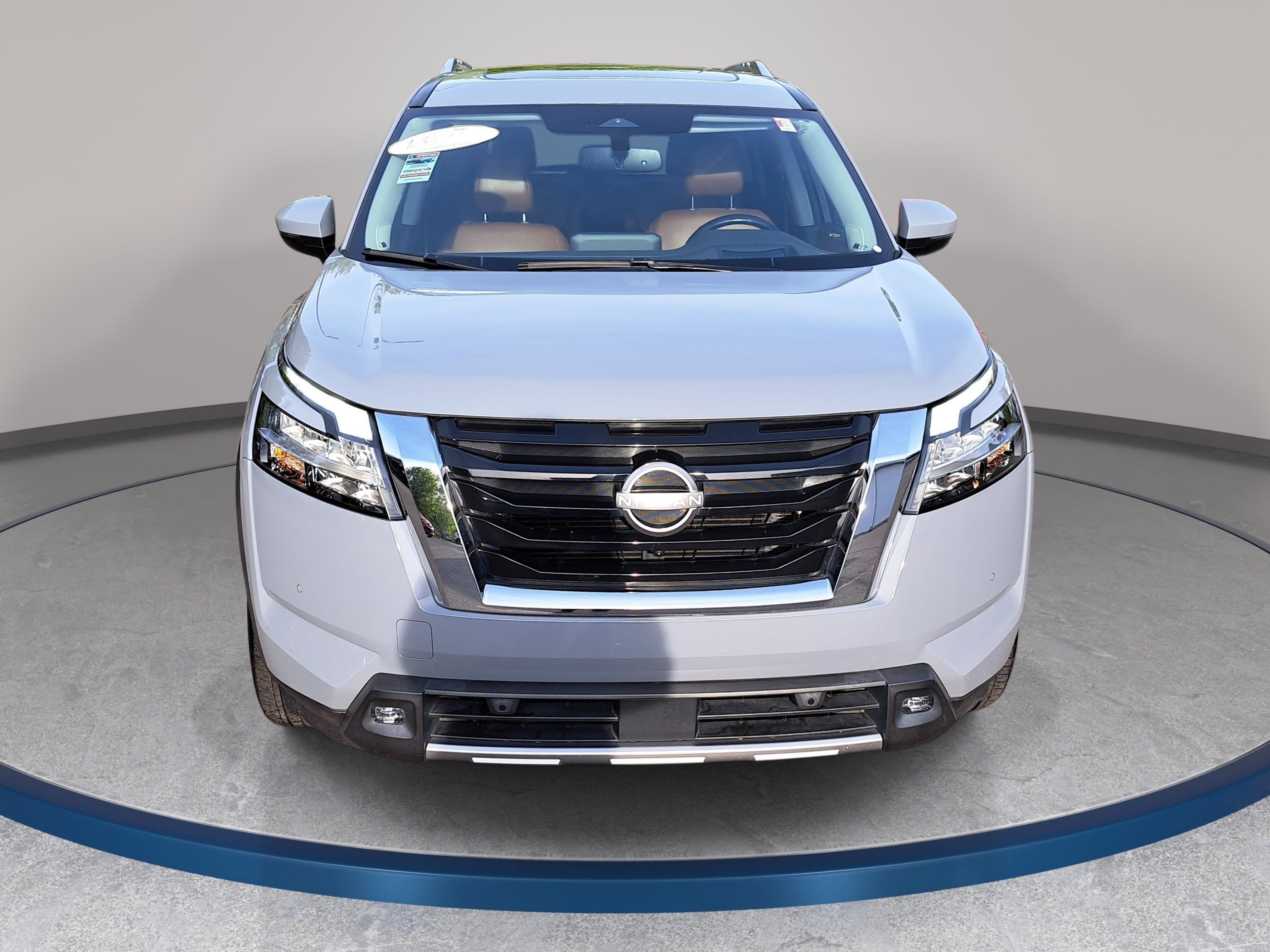 Used 2022 Nissan Pathfinder Platinum w/ Cargo Package image 2