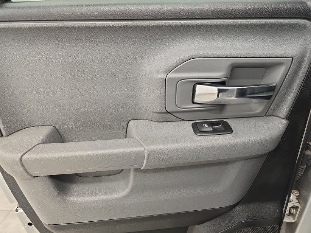 Used 2017 RAM 1500 Classic SLT RWD image 18