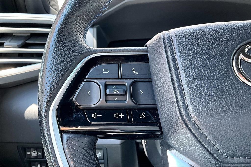 Used 2022 Toyota Tundra Platinum w/ Advanced Package AWD/4WD image 13