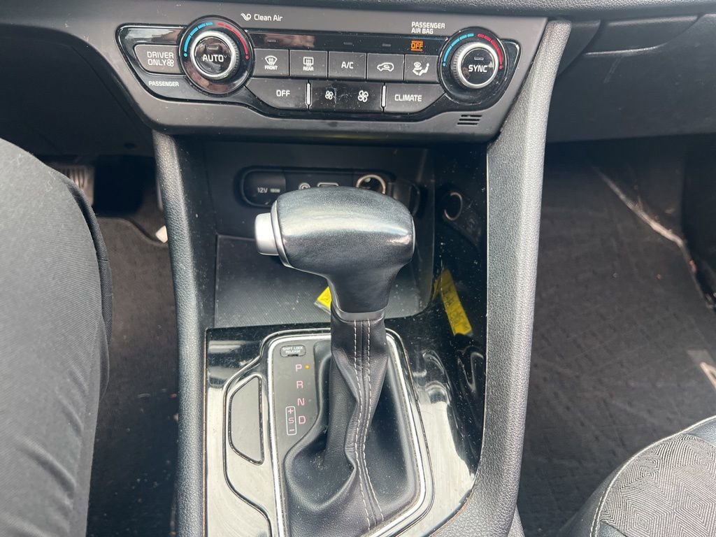 Used 2017 Kia Niro EX FWD image 34