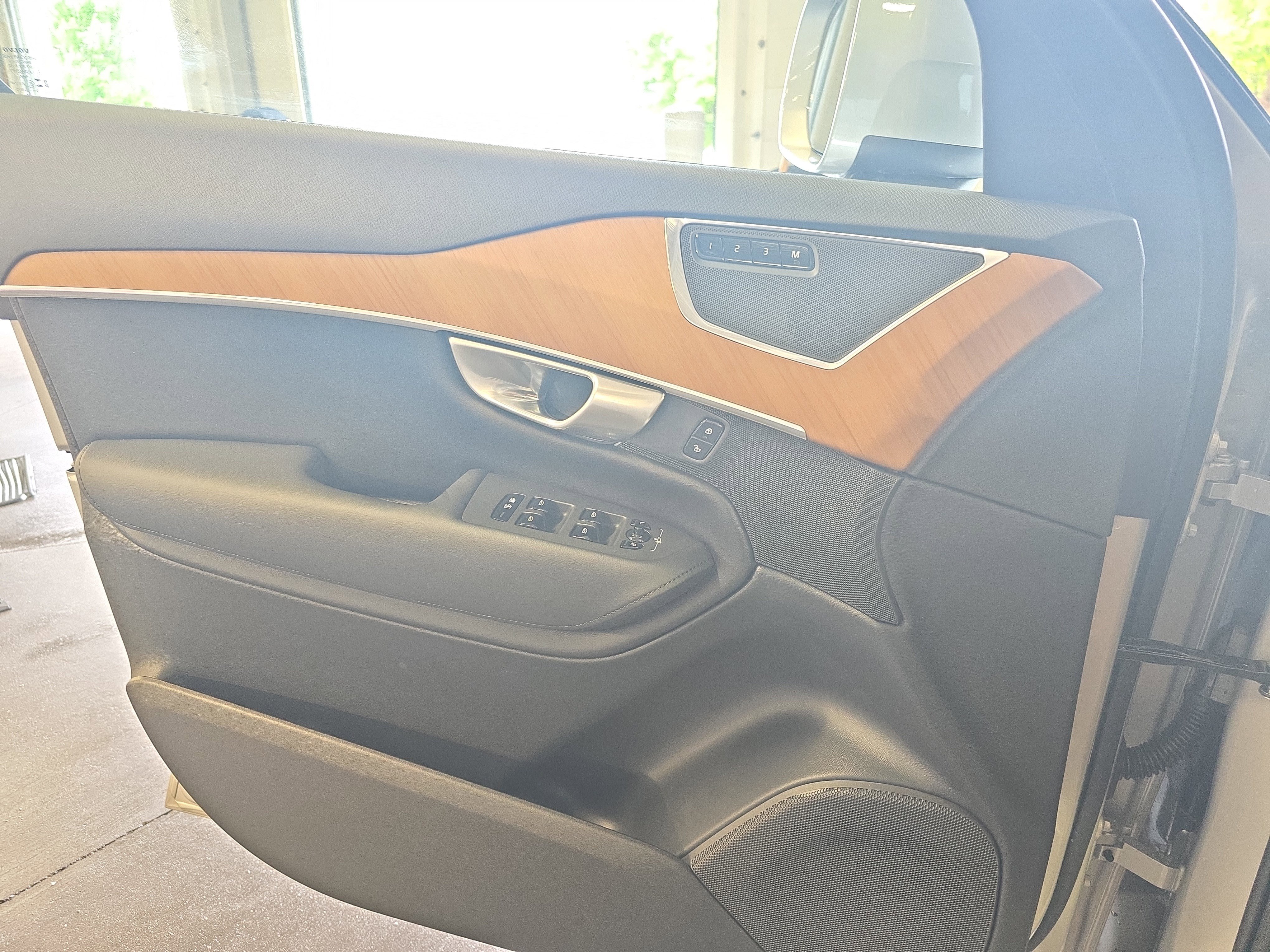 Used 2024 Volvo XC90 B6 Plus w/ Protection Package Premier AWD/4WD image 25