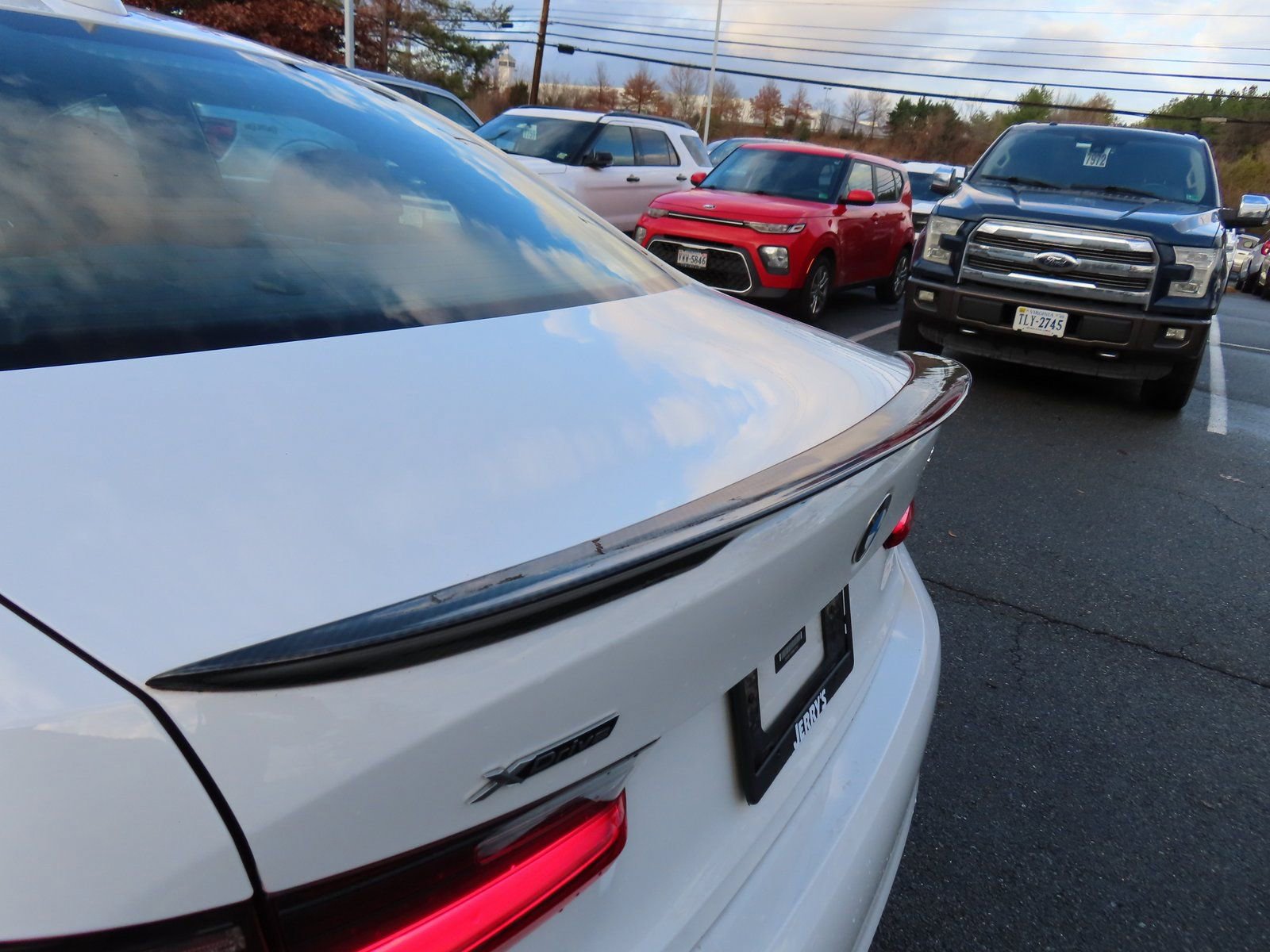 Used 2022 BMW 330i xDrive Sedan w/ Driving Assistance Package image 11