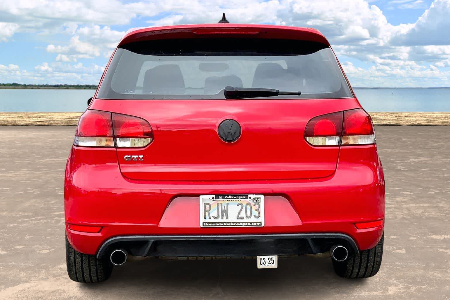 Used 2011 Volkswagen GTI 2-Door FWD image 5