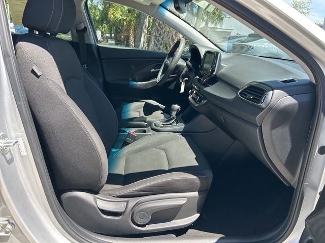 Used 2018 Hyundai Elantra GT FWD image 16