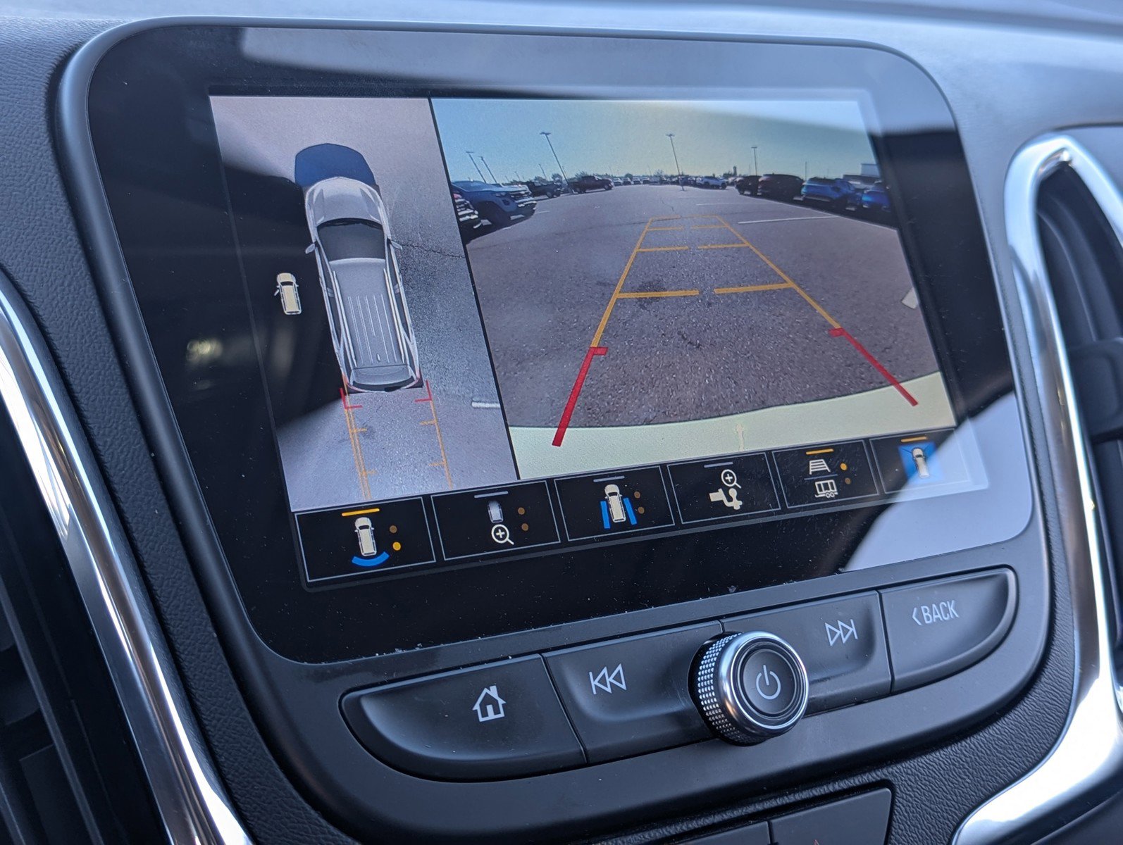 Used 2023 Chevrolet Equinox LT image 31