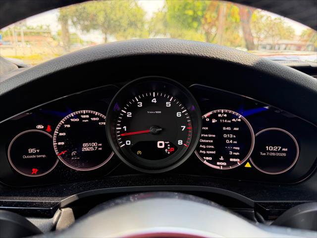 Used 2021 Porsche Cayenne w/ Premium Package AWD/4WD image 28