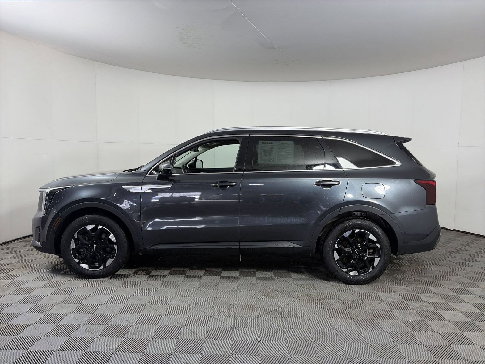 Certified 2024 Kia Sorento S image 12