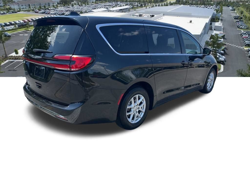 Certified 2023 Chrysler Pacifica Touring-L FWD image 18
