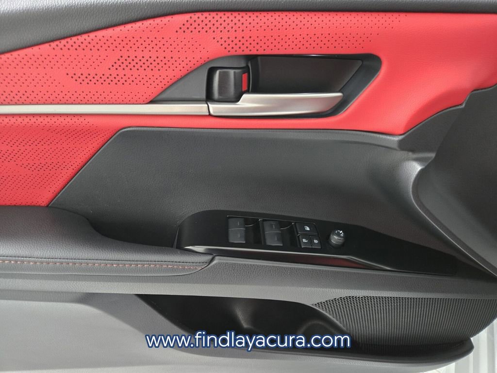 Used 2025 Toyota Camry XSE image 22