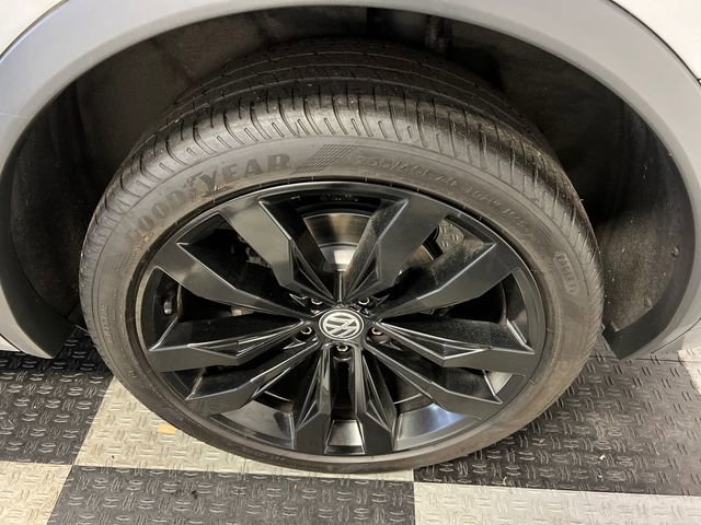 Used 2021 Volkswagen Tiguan SE R-Line image 15