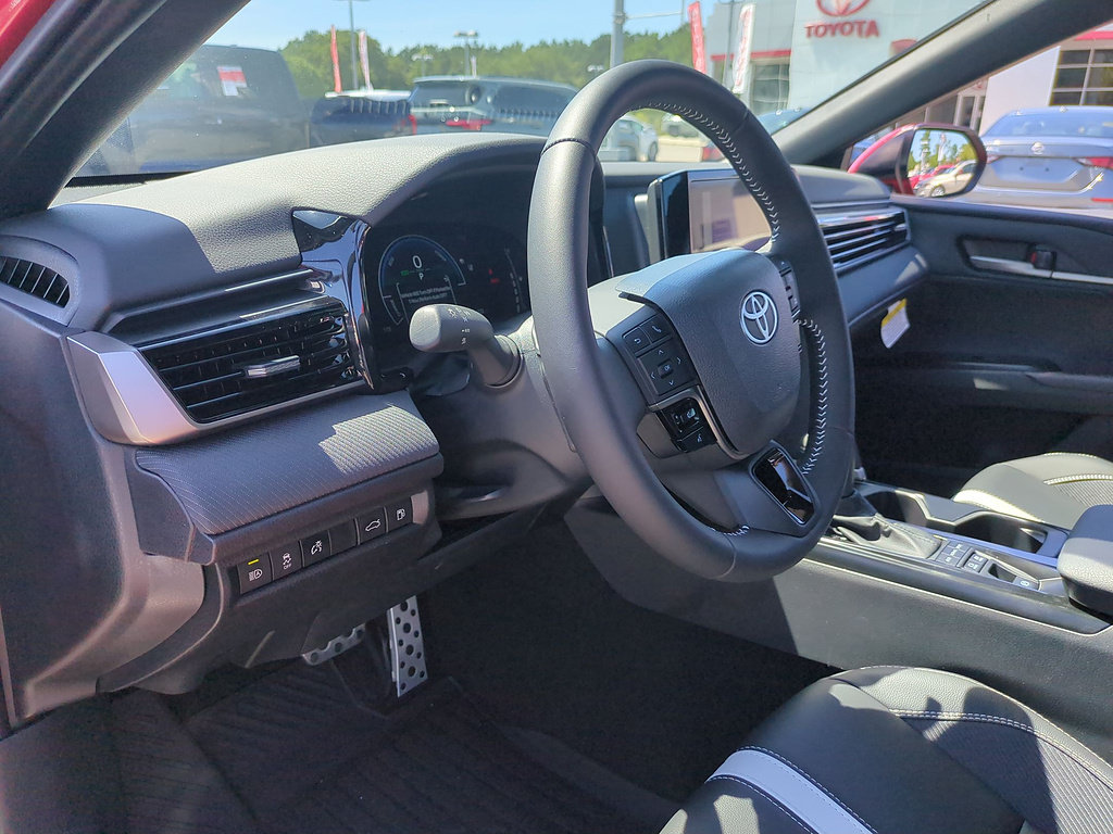 Used 2026 Toyota Camry SE FWD image 15