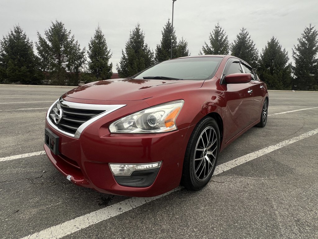 Used 2013 Nissan Altima 2.5 S image 1