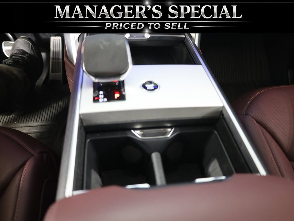 Used 2025 Land Rover Range Rover SE AWD/4WD image 29