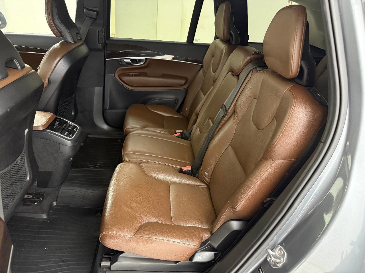 Used 2019 Volvo XC90 T6 Momentum w/ Protection Package Premier AWD/4WD image 18