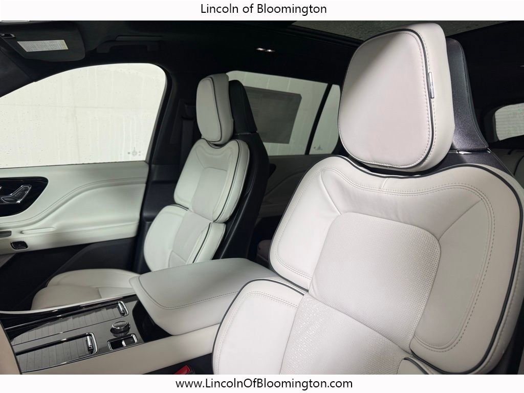New 2026 Lincoln Aviator Black Label w/ Jet Appearance Package AWD/4WD image 22