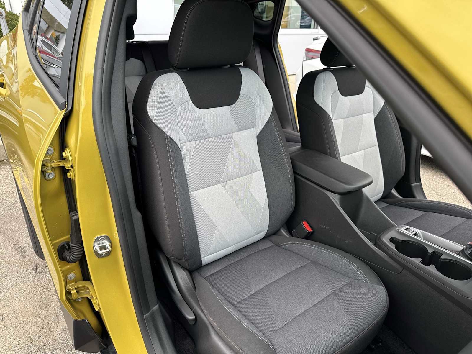 Certified 2024 Chevrolet Trax RS w/ Driver Confidence Package FWD image 23