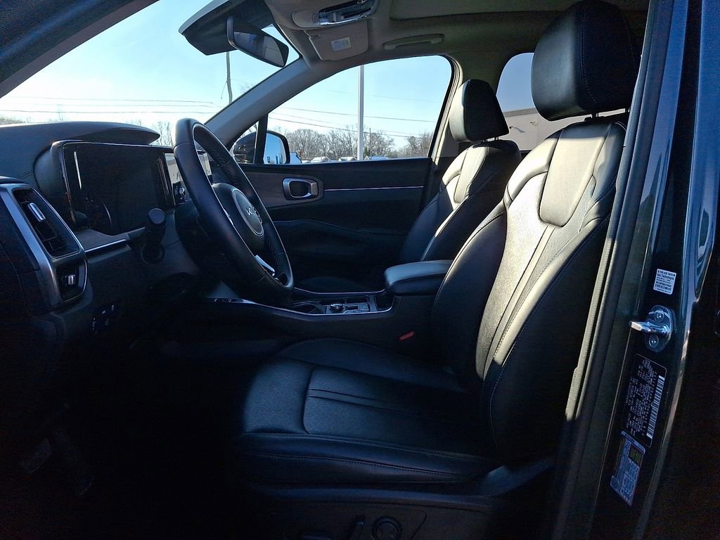 Used 2023 Kia Sorento X-Line EX image 16