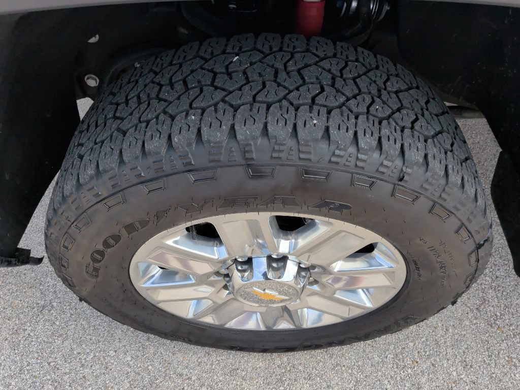 Used 2025 Chevrolet Silverado 2500 High Country w/ Technology Package AWD/4WD image 54