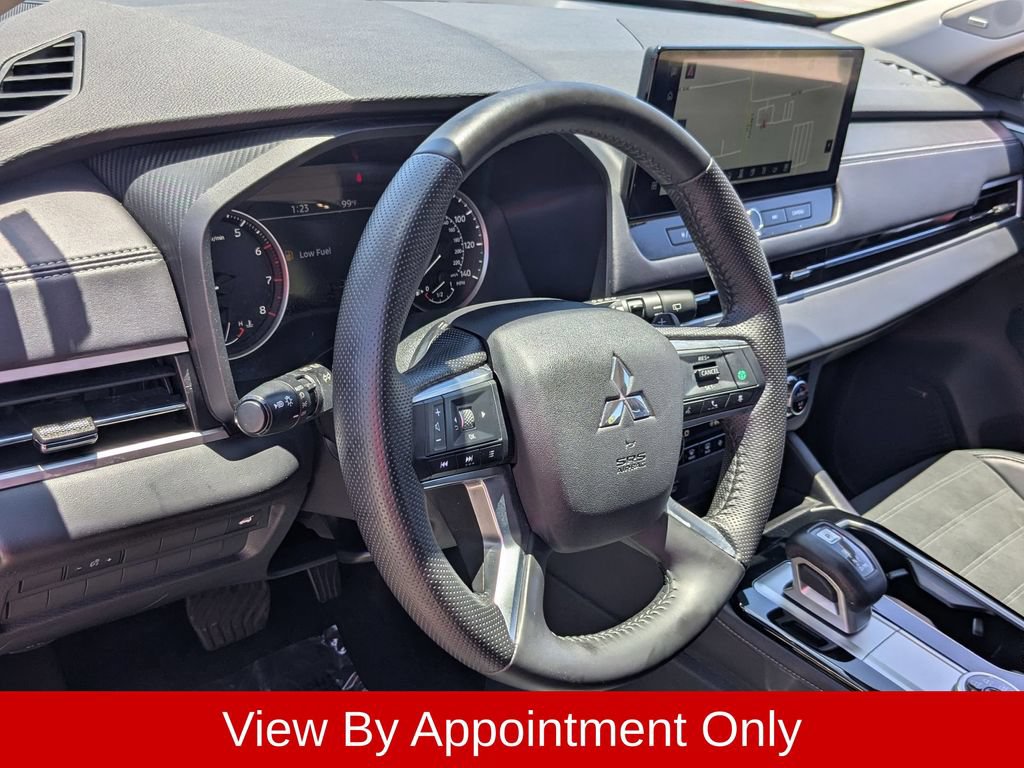 Used 2025 Mitsubishi Outlander SE FWD image 15