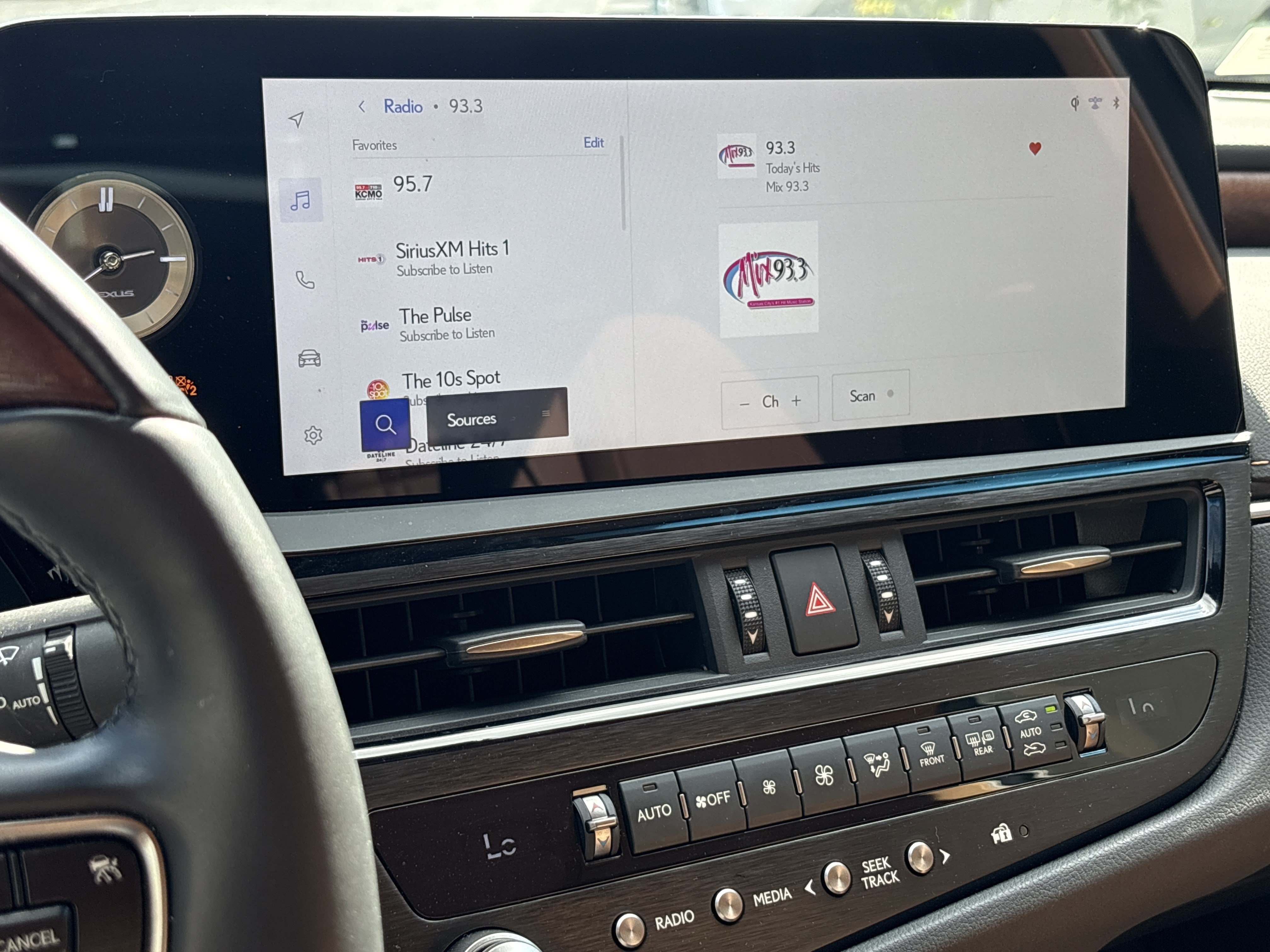 Certified 2025 Lexus ES 350 Ultra Luxury FWD image 23