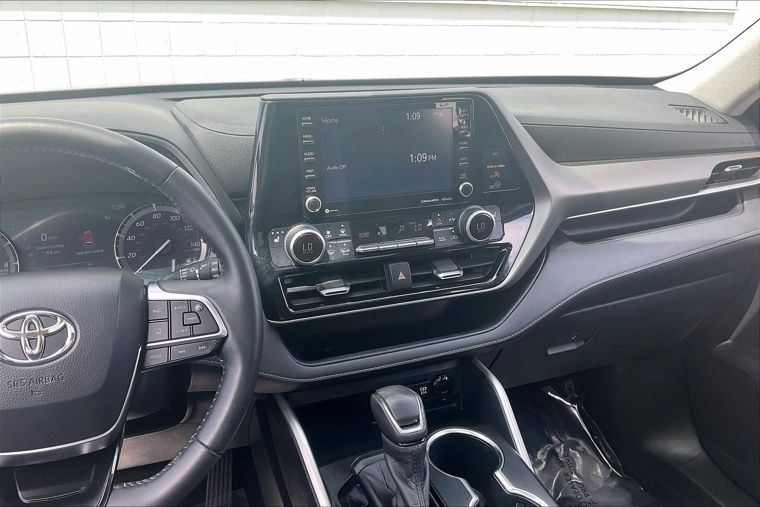 Used 2020 Toyota Highlander XLE FWD image 7
