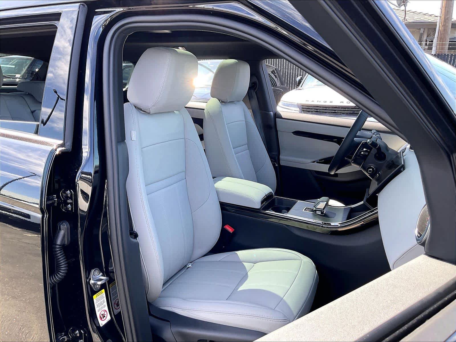 New 2026 Land Rover Range Rover Evoque S AWD/4WD image 31