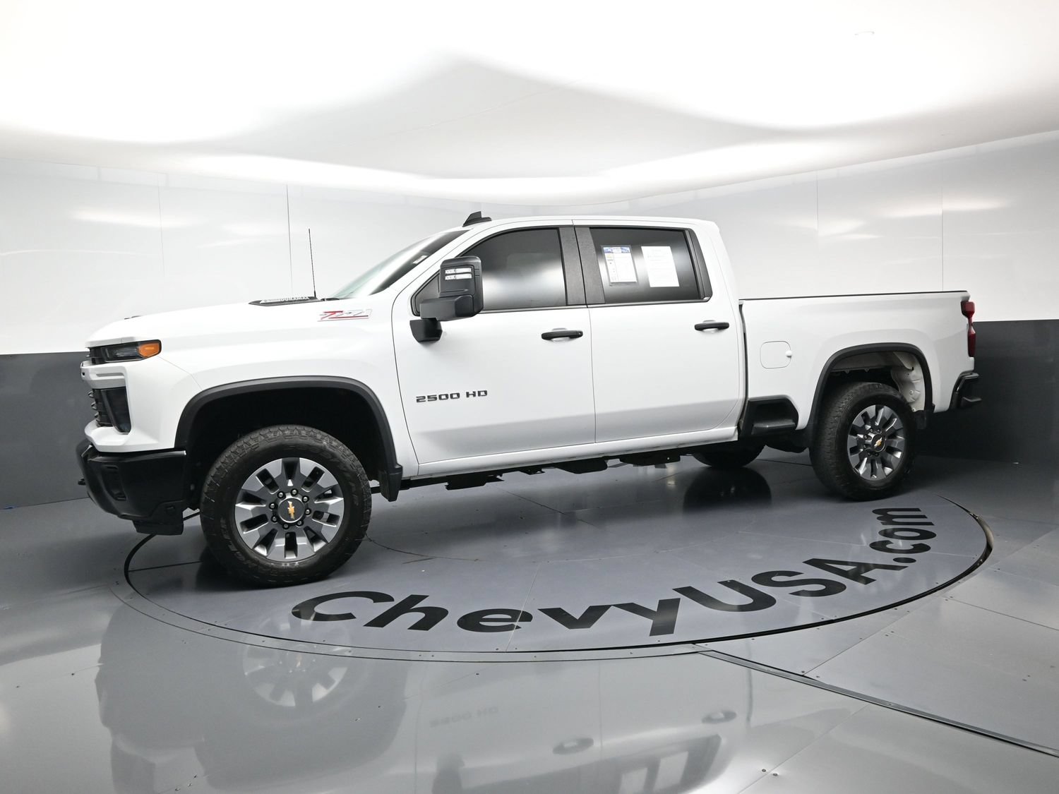 Used 2024 Chevrolet Silverado 2500 Custom w/ Custom Value Package AWD/4WD image 6