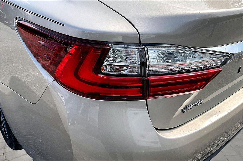 Used 2017 Lexus ES 350 w/ Luxury Package FWD image 26