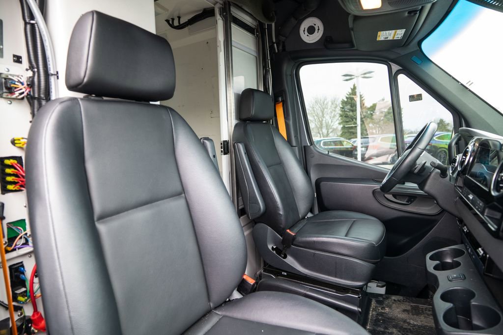 Used 2022 Mercedes-Benz Sprinter 4500 image 15