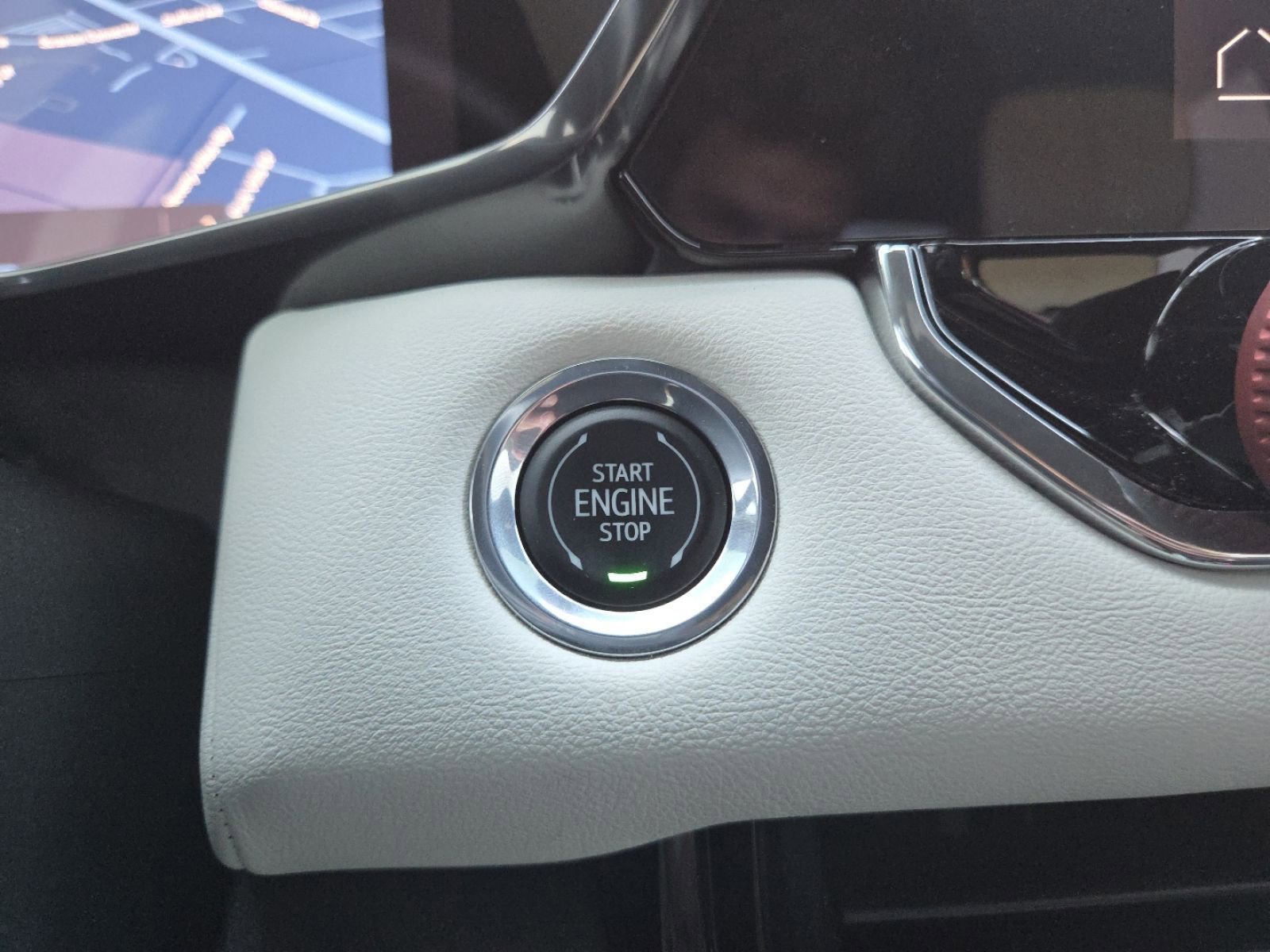 Used 2024 GMC Canyon AT4X image 9