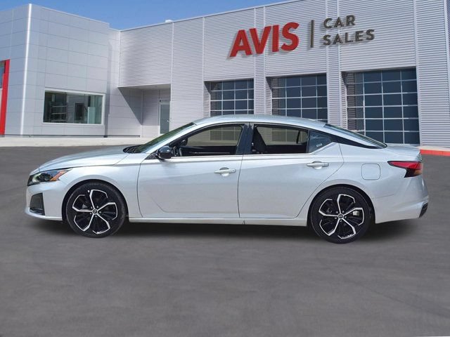 Used 2025 Nissan Altima 2.5 SR FWD image 10