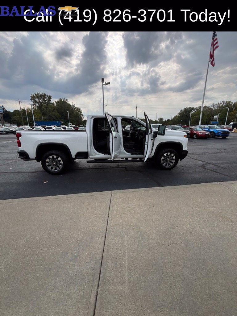Used 2025 Chevrolet Silverado 2500 Custom w/ Custom Value Package AWD/4WD image 13
