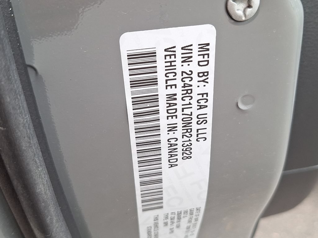 Used 2022 Chrysler Pacifica Touring-L w/ S Appearance Package FWD image 37