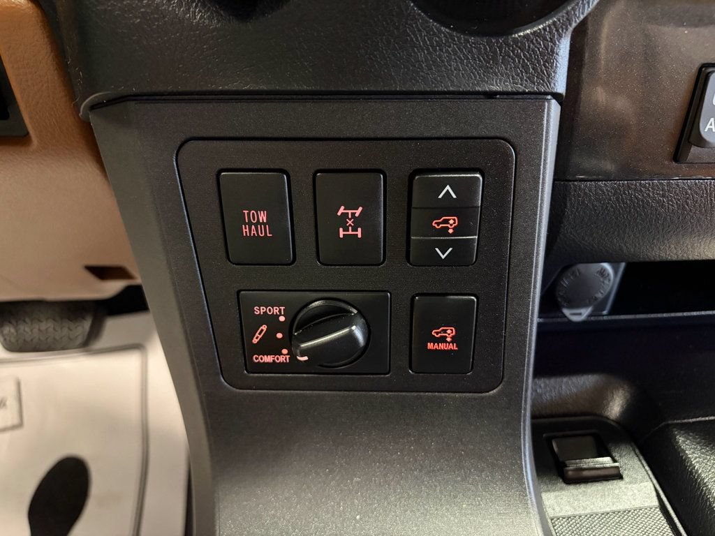 Used 2018 Toyota Sequoia Platinum AWD/4WD image 29