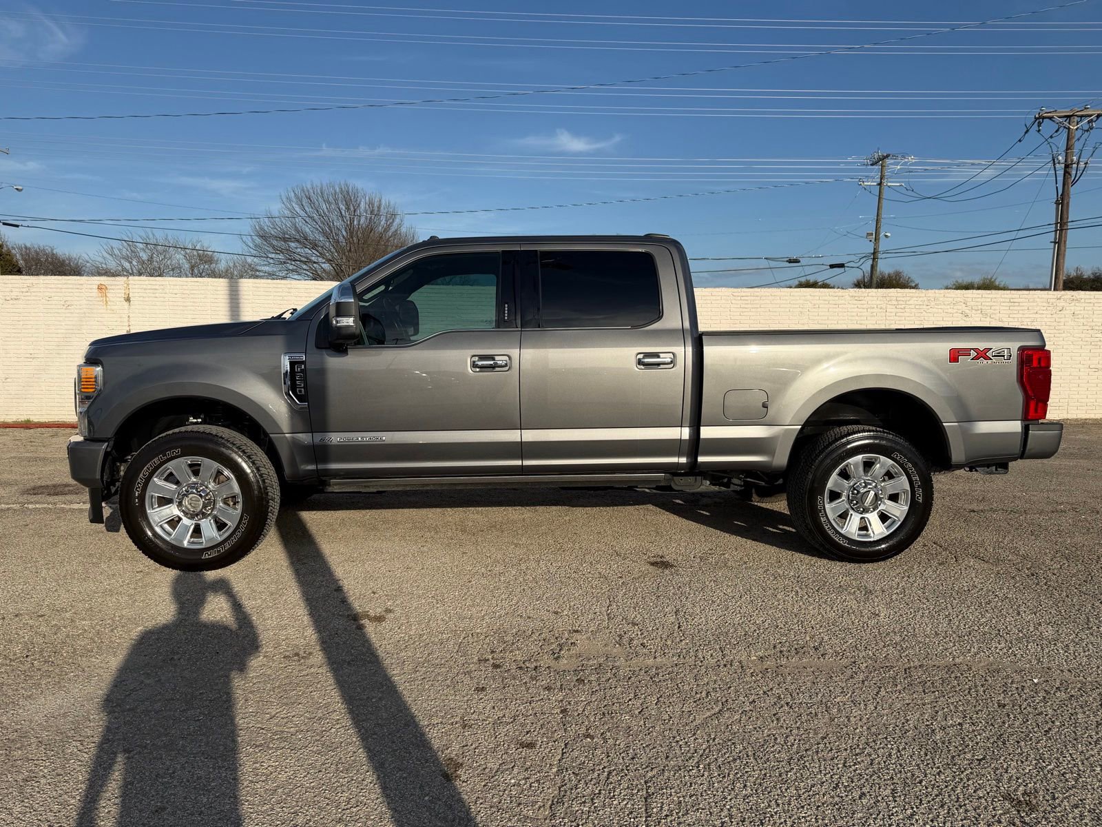 Used 2022 Ford F250 Platinum w/ FX4 Off-Road Package image 3