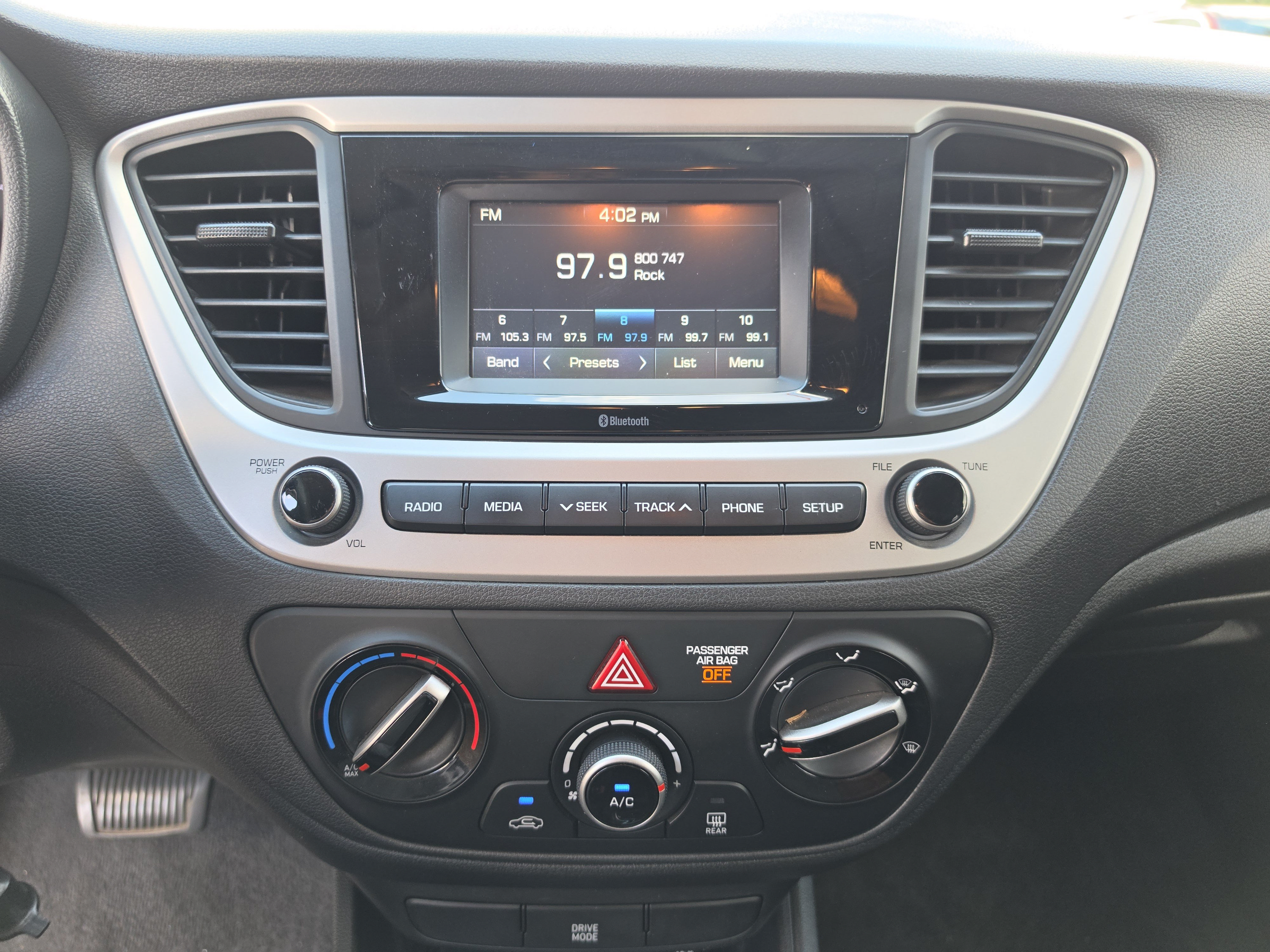Used 2021 Hyundai Accent SE FWD image 25