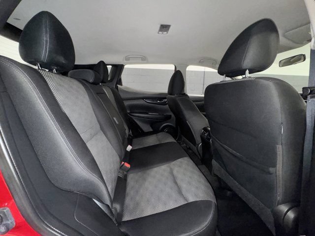 Used 2018 Nissan Rogue Sport SV w/ SV Technology Package AWD/4WD image 9