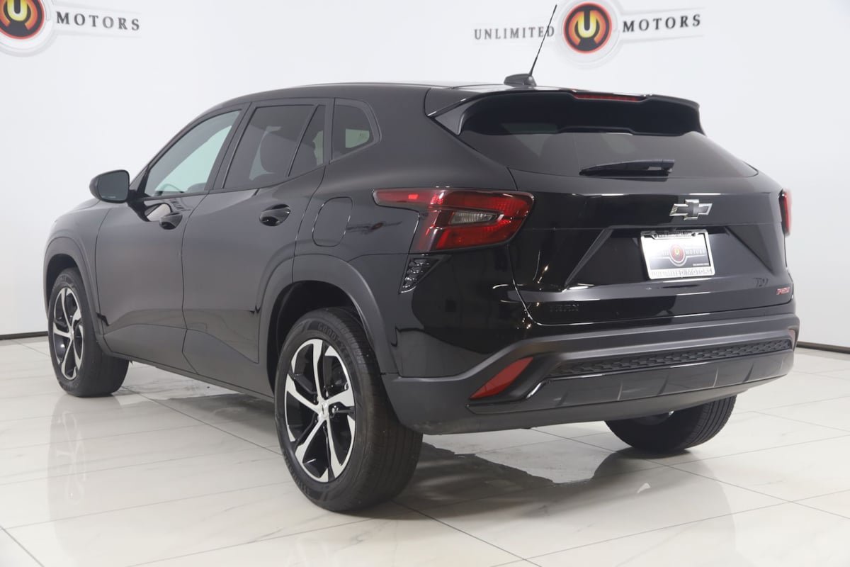 Used 2024 Chevrolet Trax RS FWD image 4