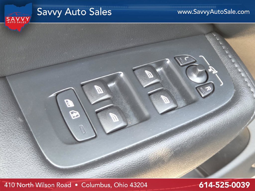 Used 2023 Volvo XC60 B5 Plus AWD/4WD image 25