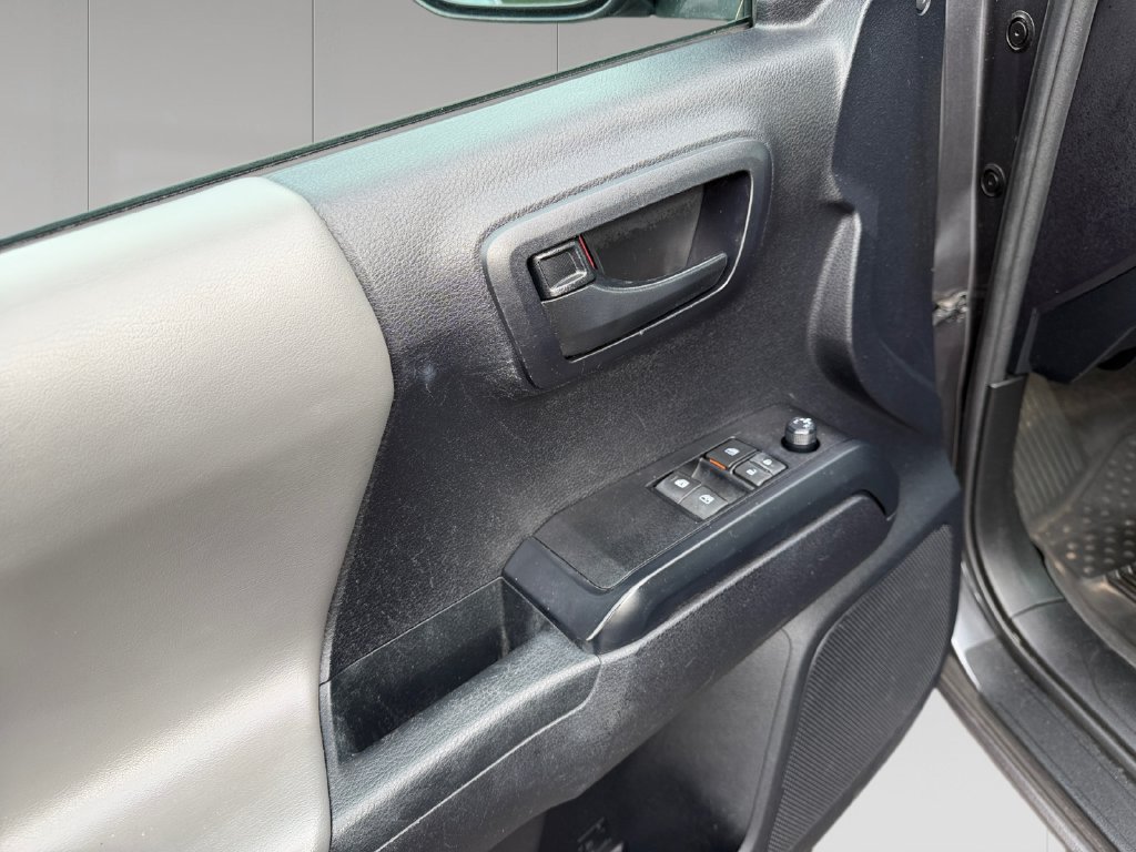 Used 2021 Toyota Tacoma SR w/ SX Package AWD/4WD image 12