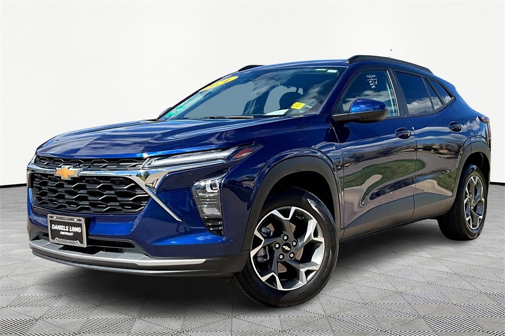 Used 2024 Chevrolet Trax LT w/ Driver Confidence Package