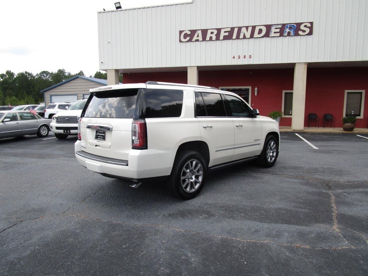 Used 2015 GMC Yukon Denali w/ Touring Package RWD image 4