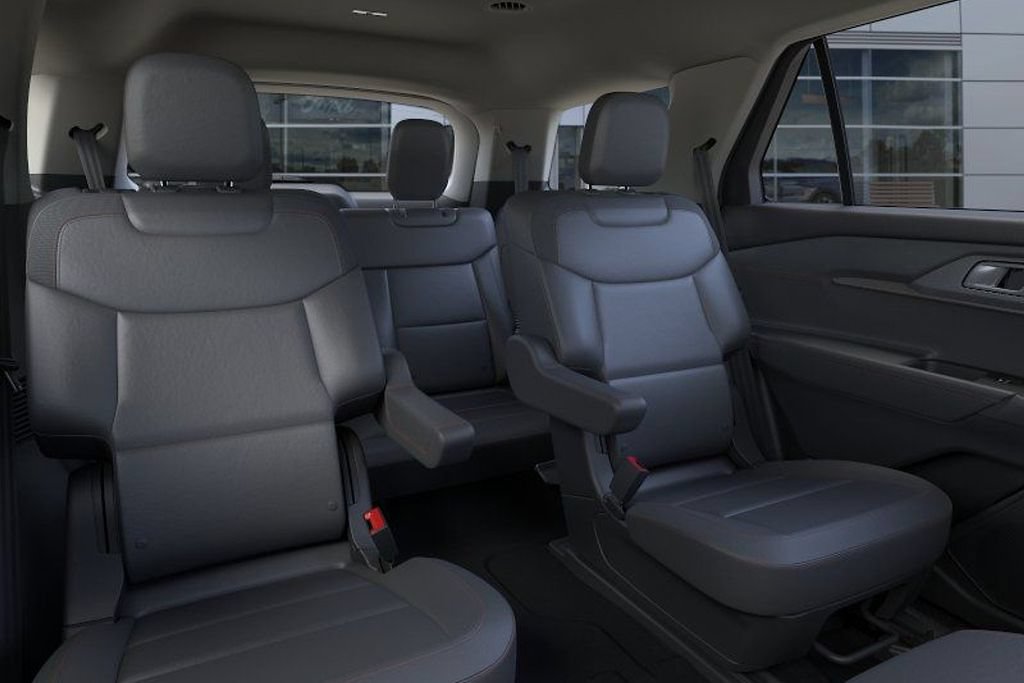 New 2026 Ford Explorer Active w/ Active Comfort Package RWD image 13