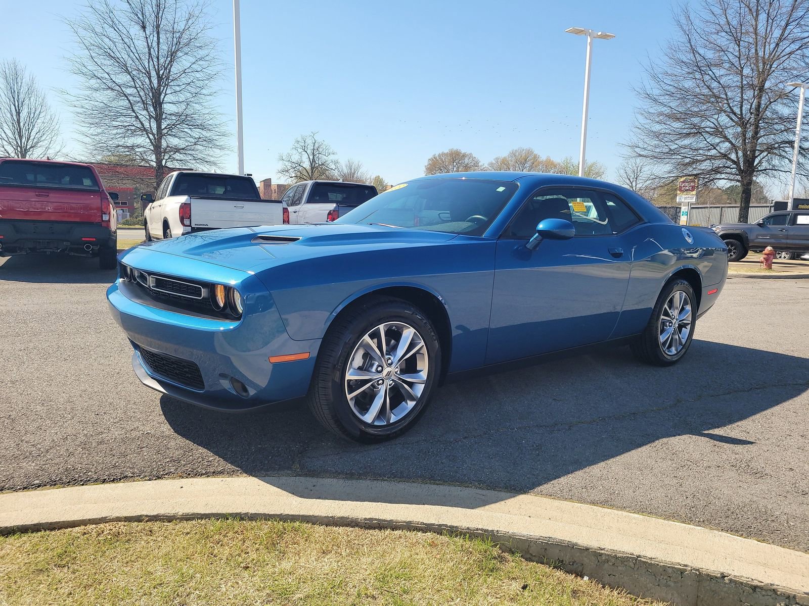 Used 2023 Dodge Challenger SXT AWD/4WD image 7